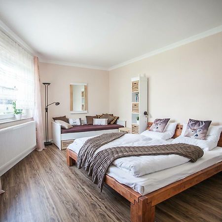 B&B Waldsolms Buitenkant foto