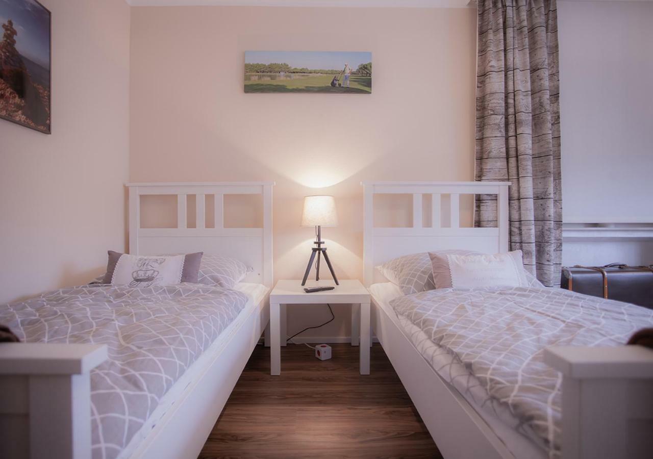 B&B Waldsolms Buitenkant foto